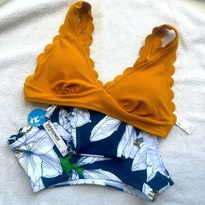 YELLOW AND BLUE FLORAL V-NECK SCALLOPED EDGE
BIKINI TOP AND BOTTOM Size XXL NWT